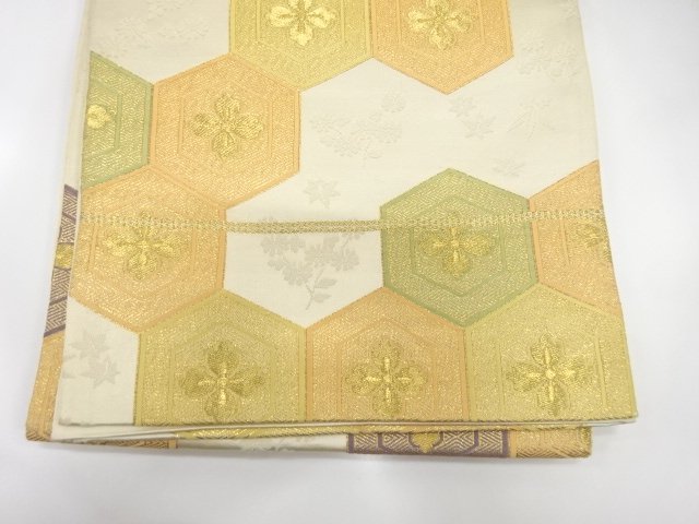  亀甲繋ぎに花模様織り出し　袋帯